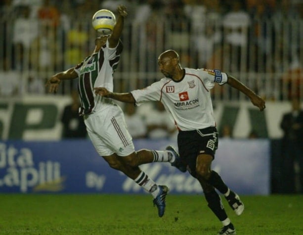 ... e, na decisão, a vítima foi o Fluminense. A equipe de Jundiaí venceu o jogo de ida por 2 a 0. A celebração veio após um empate sem gols em São Januário.