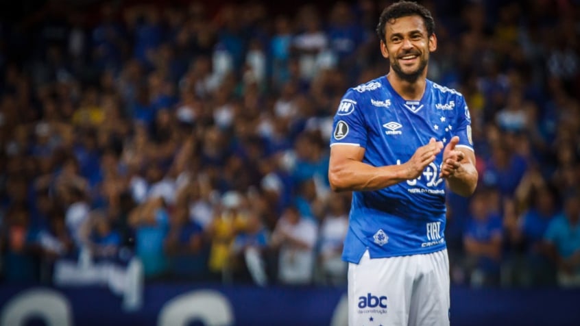 Sem uma definição amigável pela rescisão de contrato, o atacante Fred entrou na Justiça contra o Cruzeiro. Além da rescisão de contrato, o centroavante cobra também valores atrasados do clube.