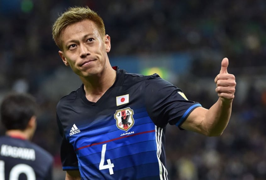 Começamos detalhando Keisuke Honda (1 milhão de euros): Japão, meio-campista, 33 anos. Último clube foi o Vitesse (novembro de 2019)