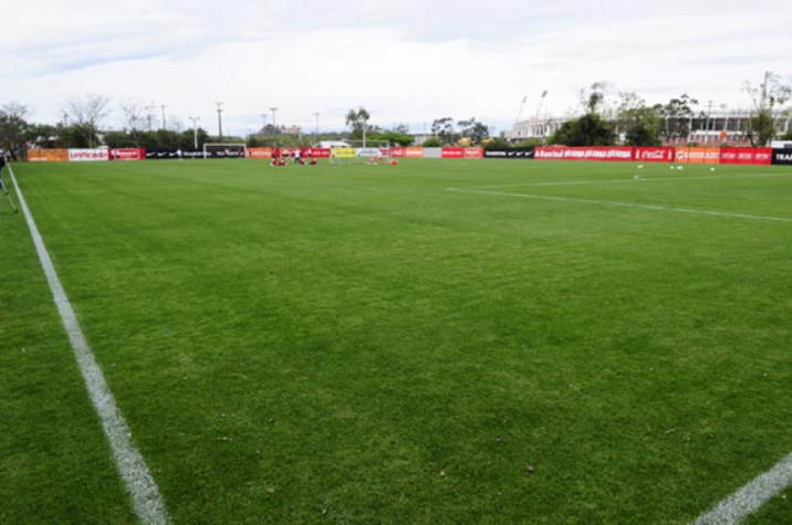 Internacional - CT do Parque Gigante ou Ephraim Pinheiro Cabral: Homenagem ao ex-presidente do Inter, autor do projeto de doação do terreno.