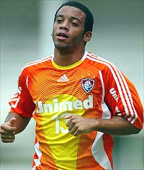 Marcelo: cria de Xerém, Marcelo deixou o Fluminense em 2007 e já disse que gostaria de voltar ao clube um dia. No entanto, o lateral é, assumidamente, botafoguense e também já demonstrou o desejo de atuar no Alvinegro.