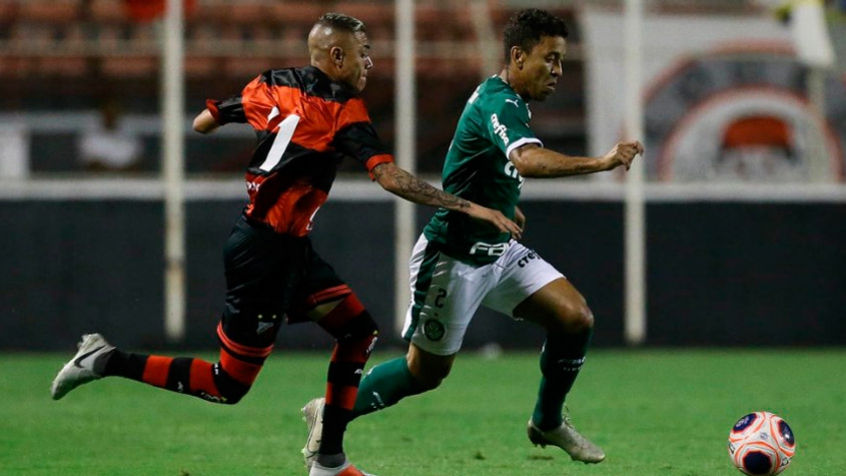 O Palmeiras estreou bem no Campeonato Paulista, nesta quarta-feira, em Itu, ao golear o Ituano por 4 x 0, todos os gols na segunda etapa. O lateral-direito Marcos Rocha foi o destaque do time, com um gol e uma assistência, além de boa participação. Lucas Lima e Dudu também foram bem. Confira as notas do Verdão do LANCE! (por Gabriel Grey)