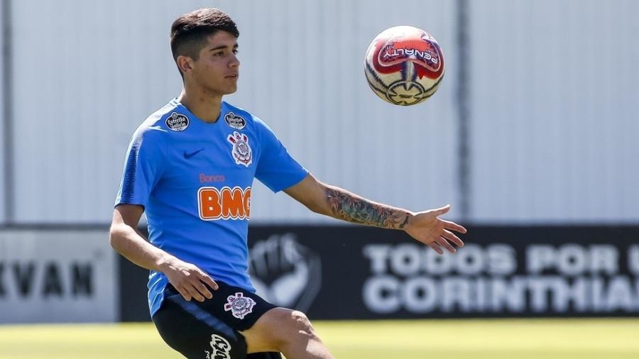 ESQUENTOU - O Corinthians pode negociar em breve um dos jogadores do elenco atual. Trata-se de Angelo Araos, que recebeu sondagem do Necaxa, do México, segundo informação do jornalista Jorge Nicola que foi confirmada pelo LANCE!. Os números apresentados não foram revelados, mas de acordo com as fontes ouvidas deve ser algo na casa de 1 milhão de dólares (R$ 5,62 milhões na cotação atual). O valor é considerado baixo, no entanto as conversas não serão interrompidas por esse motivo.