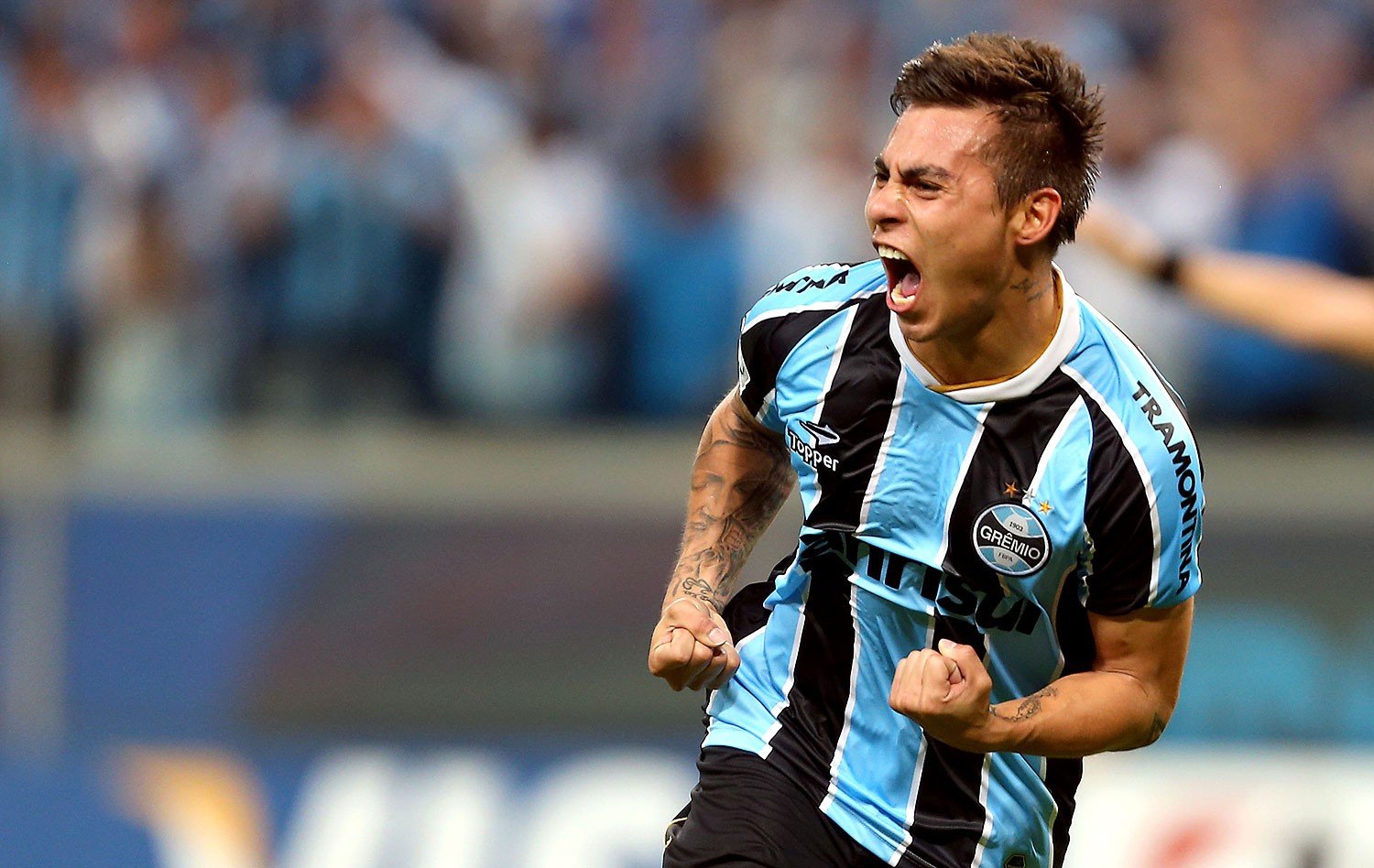 Vargas chegou a negociar com São Paulo e Santos. Entretanto, em 2013, acabou optando por vestir a camisa do Grêmio.