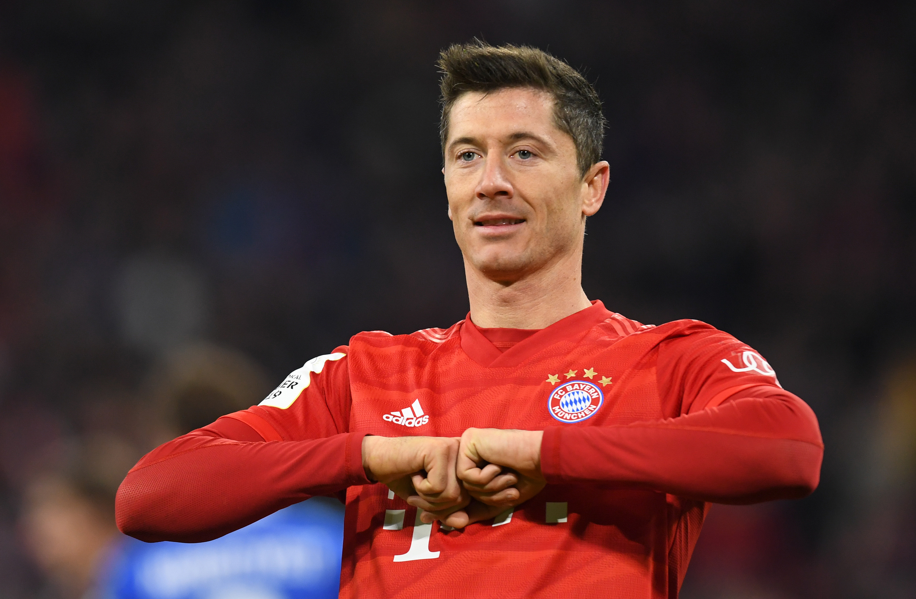 Lewandowski – 32 anos de idade – contrato com o Bayern até o final de junho de 2023