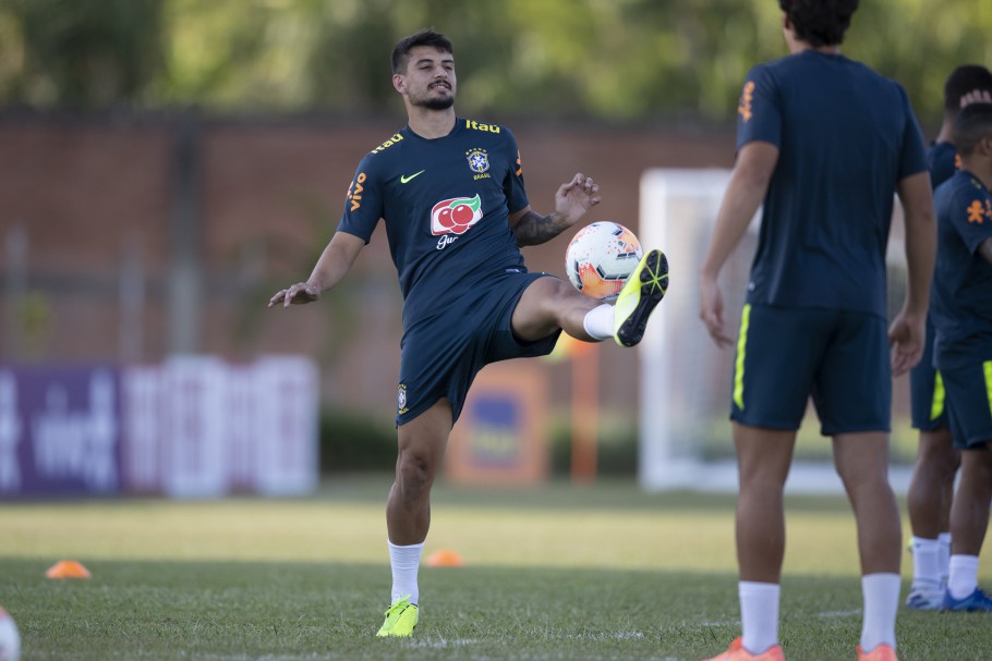 Ricardo Graça - O zagueiro tem contrato até o início do ano que vem e já falou que a renovação deverá ser concretizada em breve.