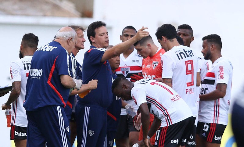 Palmeiras 0 x 0 São Paulo (Paulistão): Tiago Volpi; Juanfran, Bruno Alves, Arboleda e Reinaldo; Tchê Tchê, Daniel Alves e Hernanes (Éverton); Helinho (Liziero), Vitor Bueno e Pablo (Alexandre Pato).