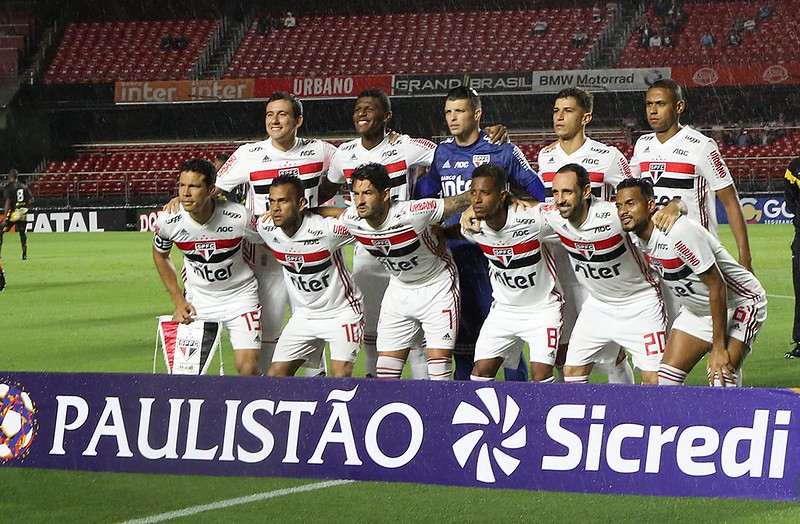 São Paulo 1 x 1 Novorizontino (Paulistão): Tiago Volpi; Juanfran (Éverton), Bruno Alves, Arboleda e Reinaldo; Tchê Tchê, Daniel Alves e Hernanes (Toró); Pablo, Vitor Bueno e Alexandre Pato (Brenner).