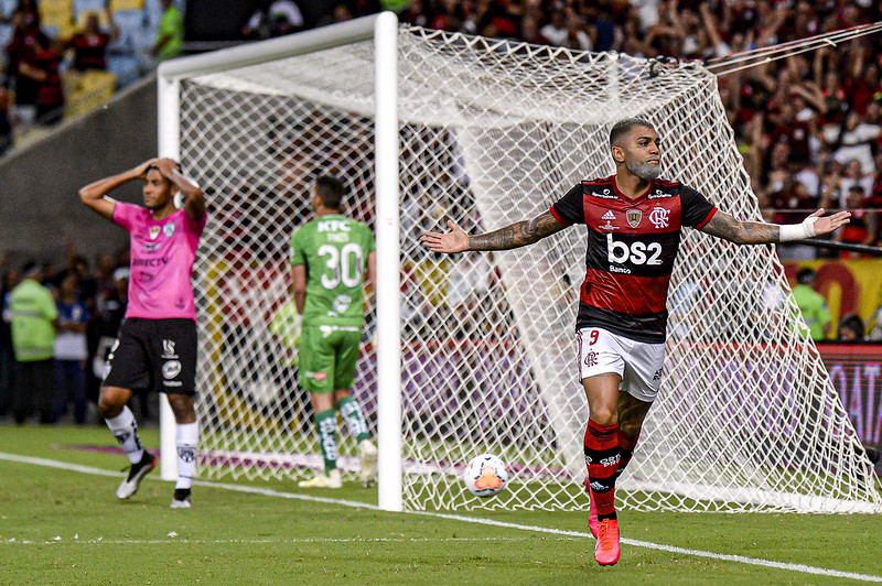 LDU (EQU), San José (BOL), Del Valle (EQU), Barcelona (EQU), Racing (ARG), Americano, Boavista, Madureira, Resende, CSA, Corinthians, Bahia, São Paulo e Ceará são os times que Gabriel Barbosa fez um gol pelo Flamengo.