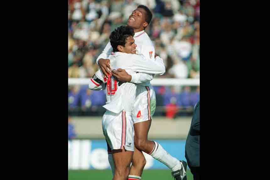 Na quinta edição do torneio (1993), pela primeira vez um brasileiro entrava para o rol dos vencedores da Recopa: o São Paulo de Telê Santana. Após vencer da Libertadores de 1992, o tricolor enfrentou outro brasileiro: o Cruzeiro. Dessa vez, em jogos de ida e volta, ambos terminaram em 0 a 0 e a decisão foi para os pênaltis em Belo Horizonte. Melhor para o time paulista que venceu por 4 a 2 e sagrou-se campeão.