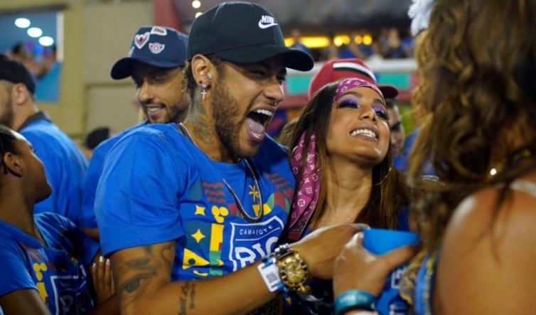 Vistos tendo um caso no carnaval de 2019, Neymar e Anitta foram flagrados  em um camarote no Rio de Janeiro se beijando. Mais tarde, Neymar explicou ao canal de Matheus Mazzafera que hoje o relacionamento dos dois não passa de uma amizade.