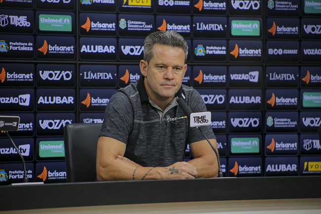  Argel Fucks foi demitido do Ceará após novo empate. Ele começou seu trabalho no Vozão em novembro do ano passado.