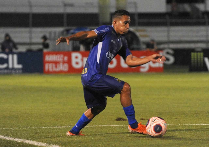 Branquinho - Companheiro de Baggio no ataque, o jogador de 30 anos foi a válvula de escape do Ramalhão no estadual. Fez dois gole e três assistências durante a campanha.