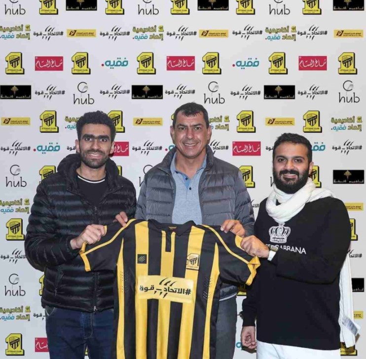 ESQUENTOU - Nos últimos dias, o técnico Fábio Carille, do Al-Ittihad, da Arábia Saudita, recebeu sondagens de outros clubes do Oriente Médio, mais precisamente do Qatar e dos Emirados Árabes. Dois clubes consultaram a situação do treinador e possíveis valores de uma negociação.