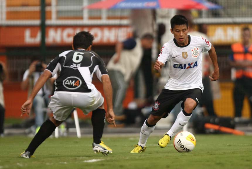 Zizao - o meia chinês Zizao, que atuou pelo ​Corinthians entre 2012 e 2013, fazia parte de um projeto audacioso de marketing do alvinegro paulista. Sucesso fora de campo, o jogador de 31 anos fez somente cinco partidas pelo Timão e não encantou.