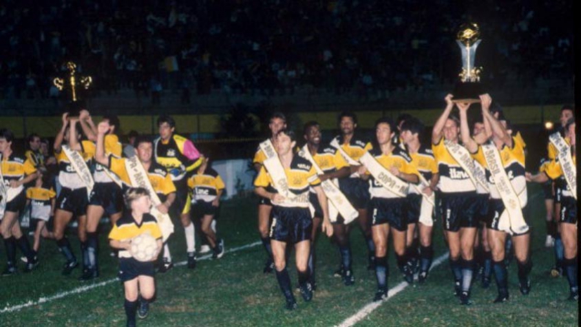 Criciúma - Em 1991, o Tigre foi campeão invicto da Copa do Brasil, sob o comando de Luiz Felipe Scolari. Durante a campanha, o time teve 6 vitórias e 4 empates. 