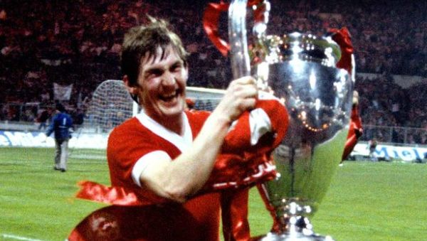 Kenny Dalglish foi jogador e treinador ao mesmo tempo do Liverpool no final da década de 80.