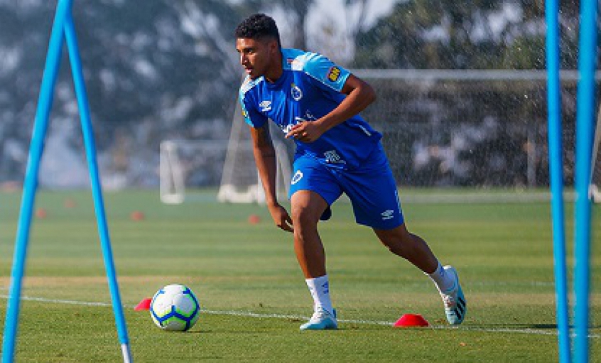 Ederson processou o Cruzeiro por atrasos salariais, de imagens, um terço das férias, décimo-terceiro e FGTS que não foram quitados.