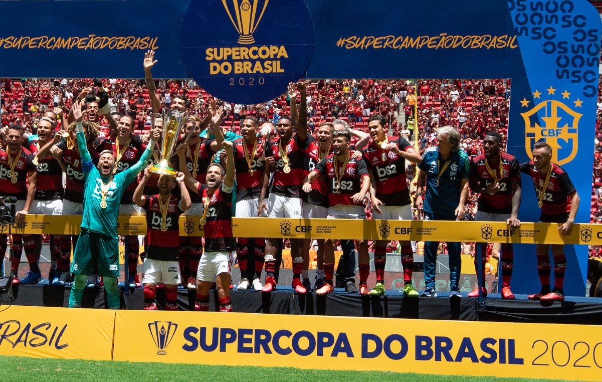2º - Flamengo: 12 (Brasileiro: 7 - Copa do Brasil: 3 - Supercopa do Brasil: 1 - Copa dos Campeões: 1)