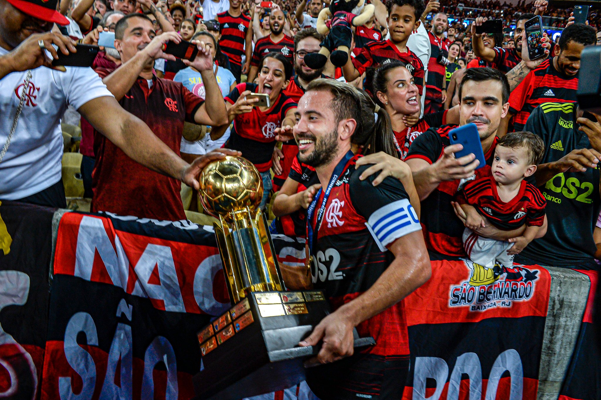 6º - Com a vitória de ontem, o Flamengo chegou ao sexto título internacional (1 Mundial, 2 Libertadores, 1 Copa Mercosul, 1 Recopa Sul-americana e 1 Copa Ouro).
