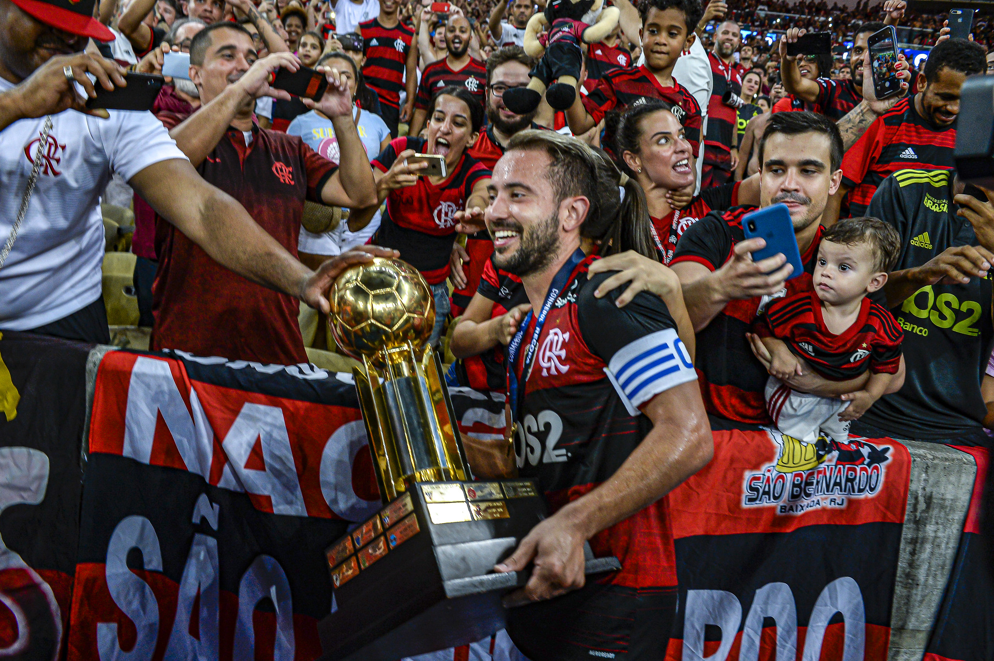 6º - Com a vitória de ontem, o Flamengo chegou ao sexto título internacional (1 Mundial, 2 Libertadores, 1 Copa Mercosul, 1 Recopa Sul-americana e 1 Copa Ouro).