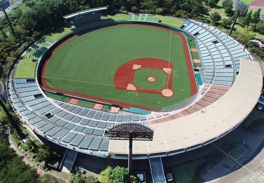 A curiosidade de um urso causou um susto antes da estreia do Japão no softbol feminino. O animal tentou invadir o estádio de softbol de Fukushima, segundo o site ‘The Japan Times’. Os seguranças, no entanto, não o capturaram, mas ele não reapareceu.  