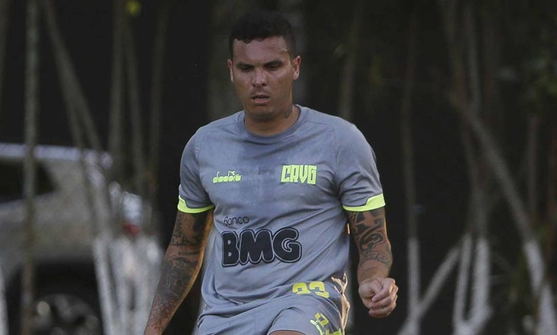 Ramon - Sem jogar há quase dois anos, após uma cirurgia e complicações no tratamento, o lateral-esquerdo tem contrato terminando no fim deste ano.