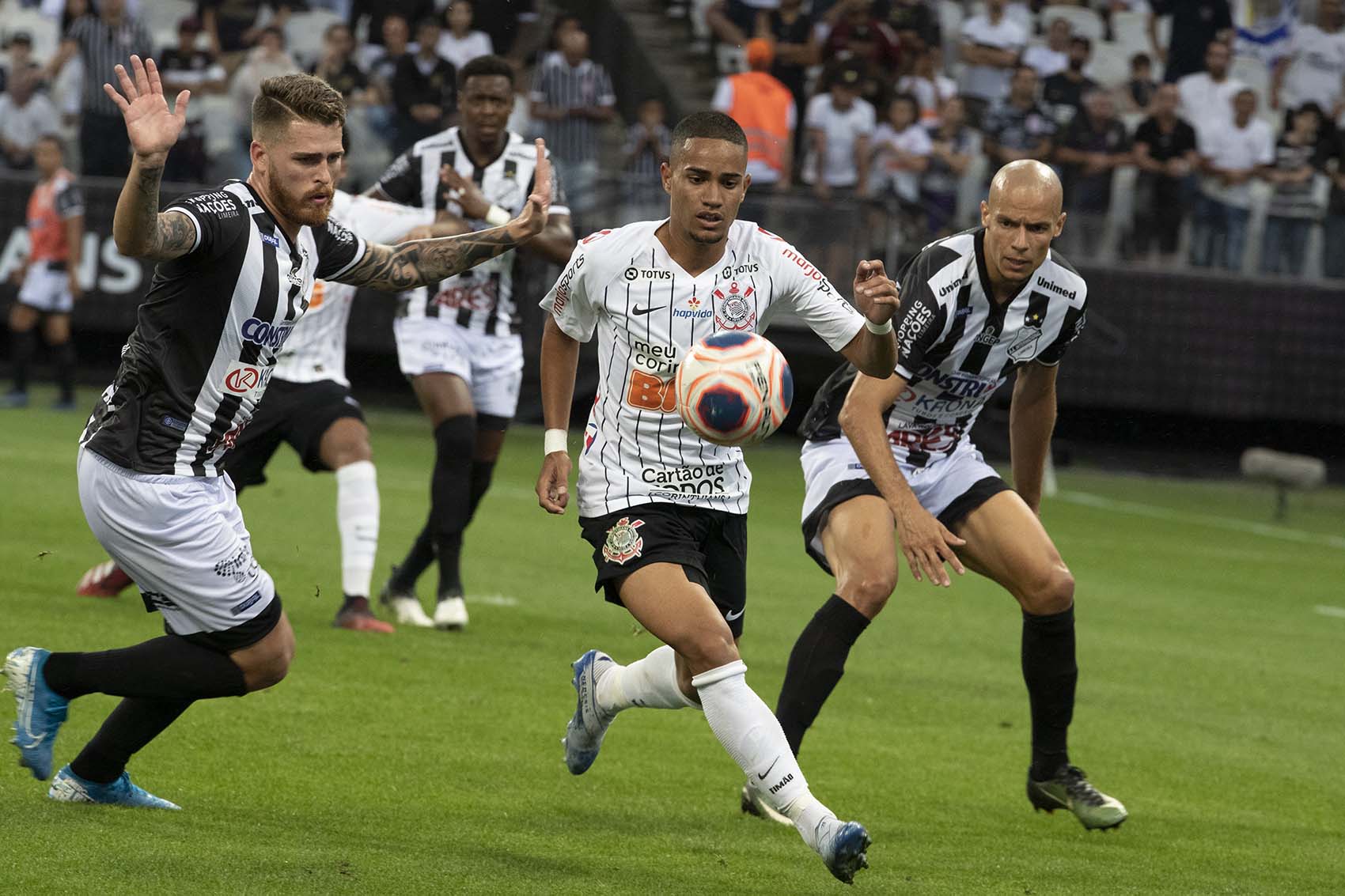 Corinthians 0 x 1 Inter de Limeira (Paulistão): Cássio; Michel Macedo (Fagner), Pedro Henrique, Bruno Méndez e Lucas Piton; Gabriel (Luan) e Cantillo; Madson, Mateus Vital e Everaldo (Vagner Love); Gustavo