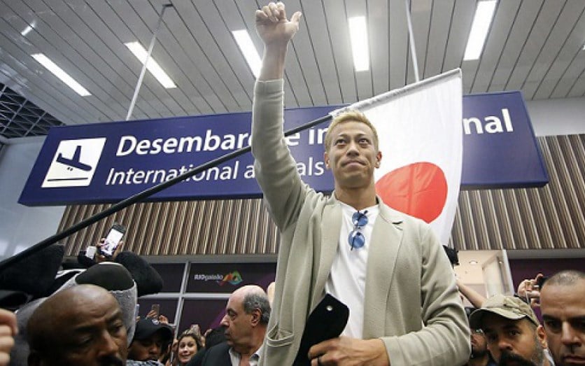 A esperança do botafoguense passava nos pés da grande contratação do ano. Após longas negociações, Keisuke Honda foi recebido com festa por milhares de torcedores no Aeroporto do Galeão no começo de fevereiro.