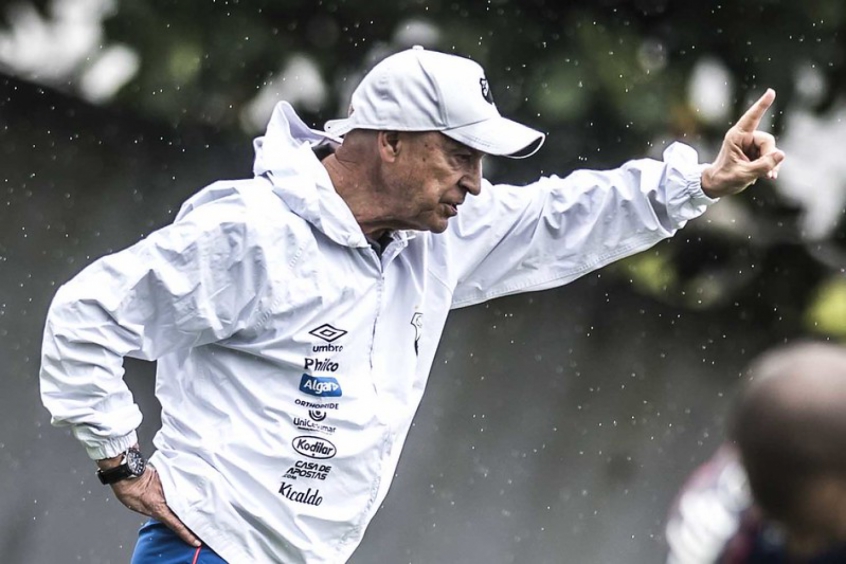 O ciclo de JESUALDO FERREIRA no Santos chegou ao fim na última quarta-feira. Pressionado após a eliminação do Peixe no Campeonato Paulista para a Ponte Preta, o experiente comandante foi demitido às vésperas da equipe estrear no Brasileirão.