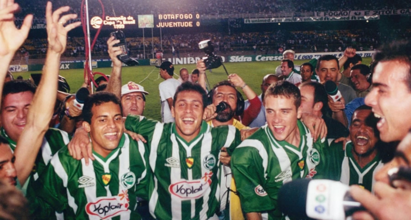 9º - Juventude - 1 título - Outro que venceu a Copa do Brasil no Maracanã foi o Juventude. E também com um empate. Após vencer o Botafogo por 2 a 1 no Sul, o 0 a 0 garantiu a taça ao clube gaúcho.