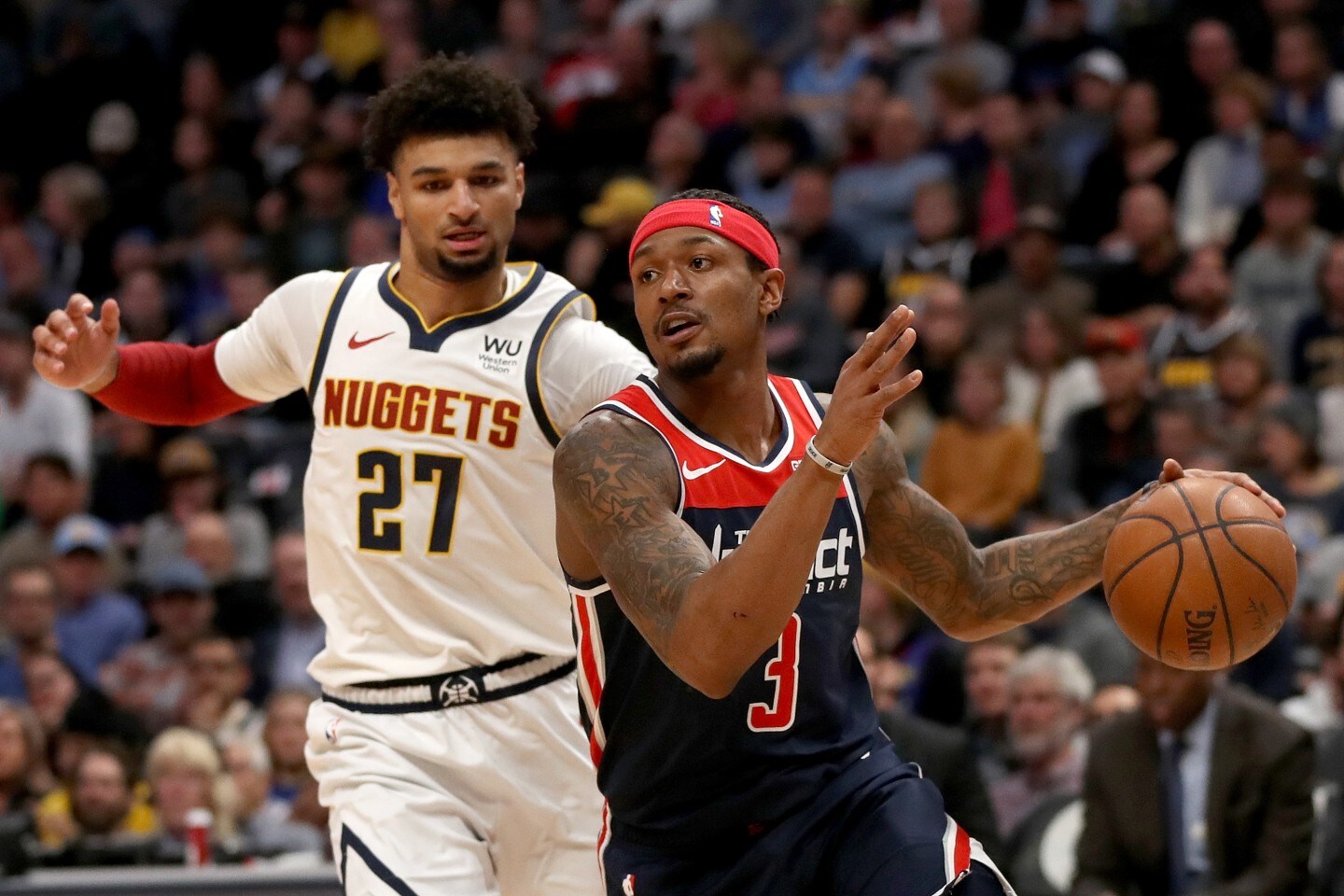 Bradley Beal não vai ser trocado - O Washington Wizards não quer trocar Bradley Beal. Dirigentes da franquia já disseram isso, publicamente, várias vezes. Mas as declarações não impedem que outros times tentem, né? Segundo Sean Deveney, do site Heavy, equipes continuam a consultar o time sobre a disponibilidade do astro regularmente.