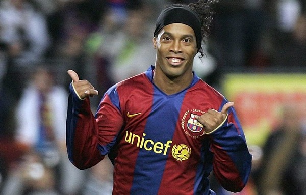 Ronaldinho - 70 gols atuando pelo Barcelona.