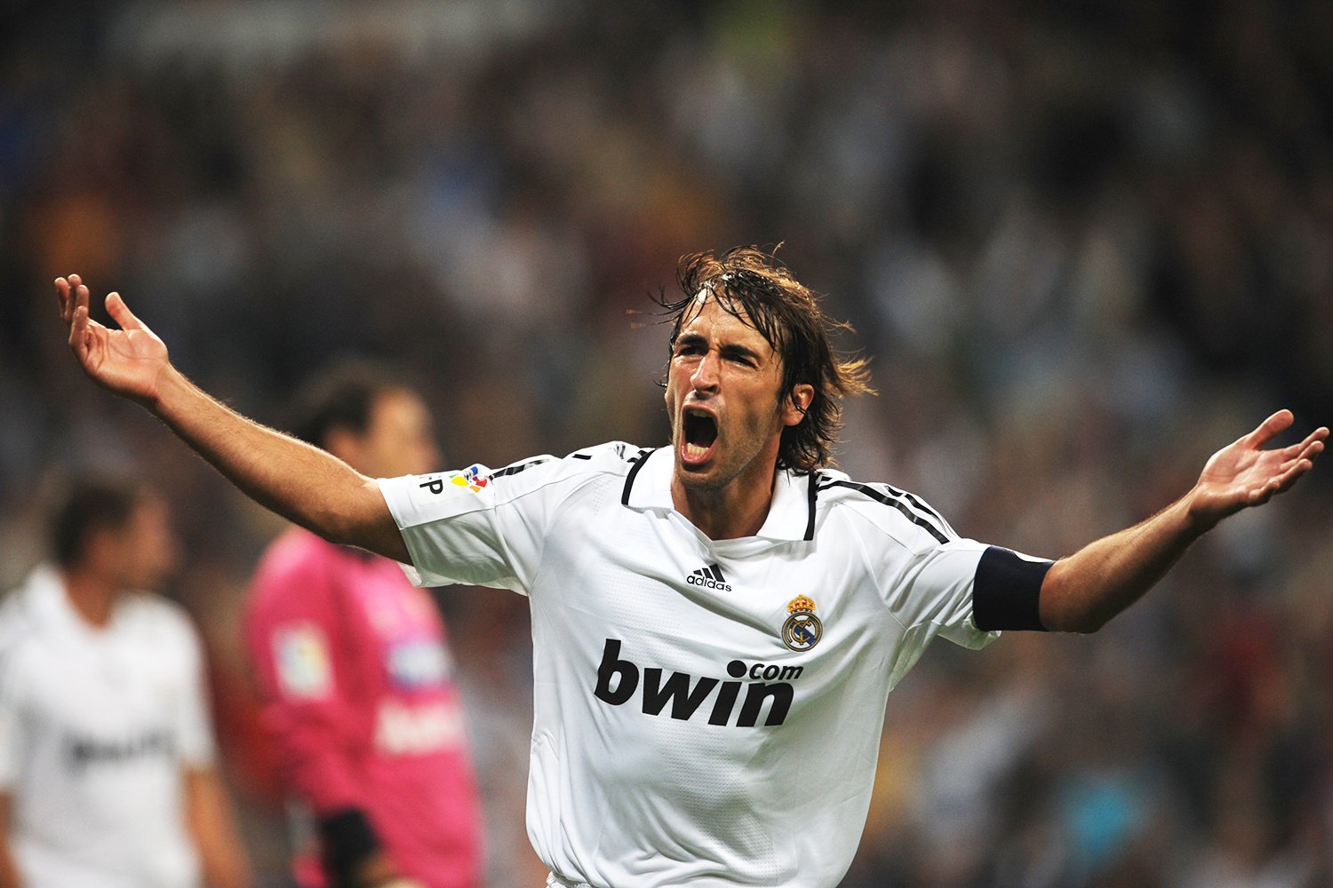 Ídolo do Real Madrid, Raúl chegou aos 14 gols na Liga dos Campeões com 32 jogos disputados. 