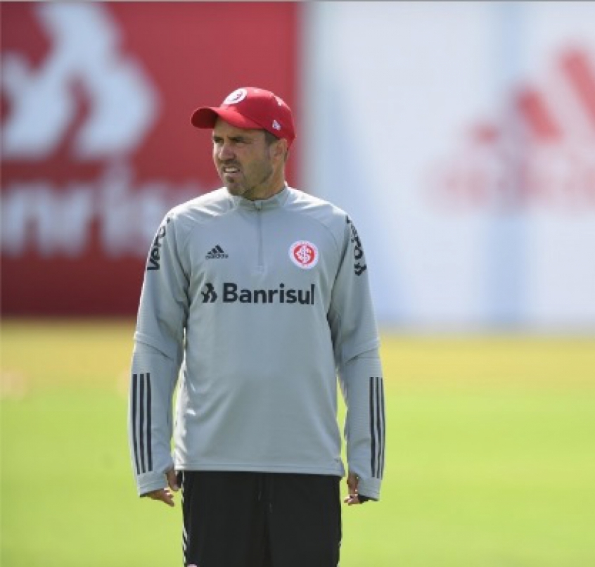 O Internacional contratou para 2020 o técnico argentino, Eduardo Coudet, que estava no Racing e havia ganhado o campeonato nacional por lá. Conhecido pelo seu jeito agitado na beira do campo, já soma 40 jogos pelo Colorado, com 22 vitórias e sete derrotas, colocando o Inter na briga por títulos em 2020.