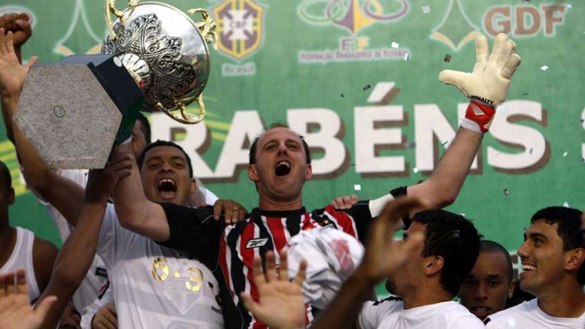 2008 - São Paulo: 5º colocado com 49 pontos. 13 vitórias, 10 empates e 5 derrotas.