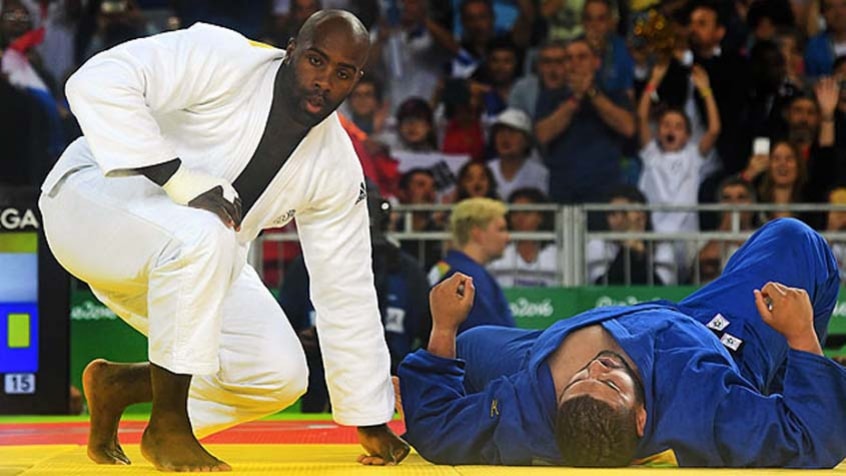 Teddy Riner, judoca francês, possui diversas medalhas em Mundiais e Olimpíadas. Em sequência, são dois tri, entre 2009 e 2011 e 2013 e 2015 em Campeonatos Mundiais, além de nove anos de invencibilidade.