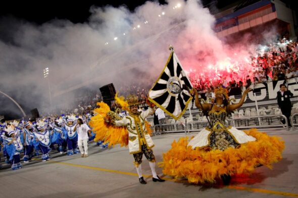 Torcida Jovem (aconteceu em 16/04, às 00h10): a mais famosa torcida organizada do Santos também tem uma escola de samba. No carnaval desde 2003, a agremiação está no Acesso 2 (Terceira Divisão) e teve o enredo 'Bela Vista... Berço cultural desse país!'.