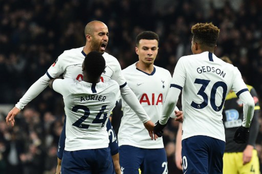 Tottenham - Lloris, Aurier, Davinson Sánchez, Alderweireld, Ben Davies; Winks, Sissoko, Dele Alli; Lucas Moura, Son, Harry Kane Técnico: Mourinho