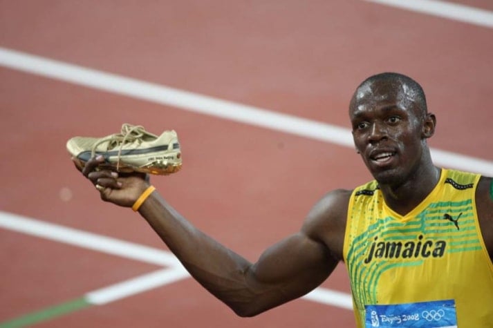 Usain Bolt se aposentou das pistas do atletismo e tentou a sorte no futebol.