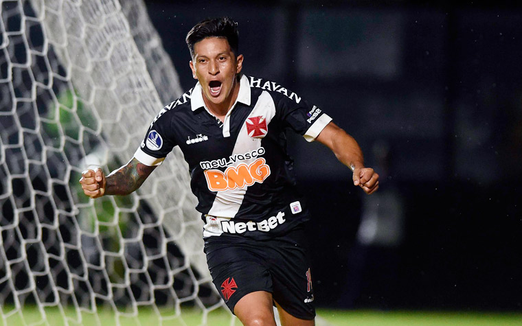 O Vasco não teve dificuldades para vencer o Oriente Petrolero em São Januário, nesta quarta-feira, pelo jogo de ida da primeira fase da Copa Sul-Americana. Germán Cano marcou o gol do triunfo e recebeu, ao lado de Andrey, a maior nota. Confira todas as notas do LANCE! (Por Tiago Marchezini - tiagopmarchezini@gmail.com)