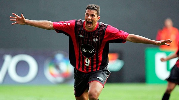 2004 - Washington - Athletico Paranaense - 34 gols