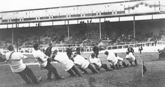 O cabo de guerra, muito associado a brincadeiras escolares hoje em dia, foi esporte olímpico entre 1900, em Paris, e 1920, na Antuérpia. A modalidade deixou os Jogos e nunca mais retornou. 