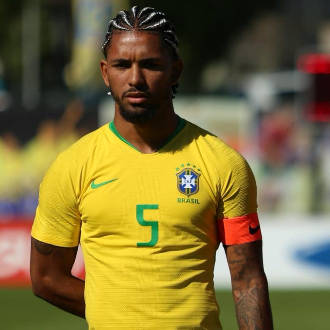 Douglas Luiz - Meia - Aston Villa - 22 anos