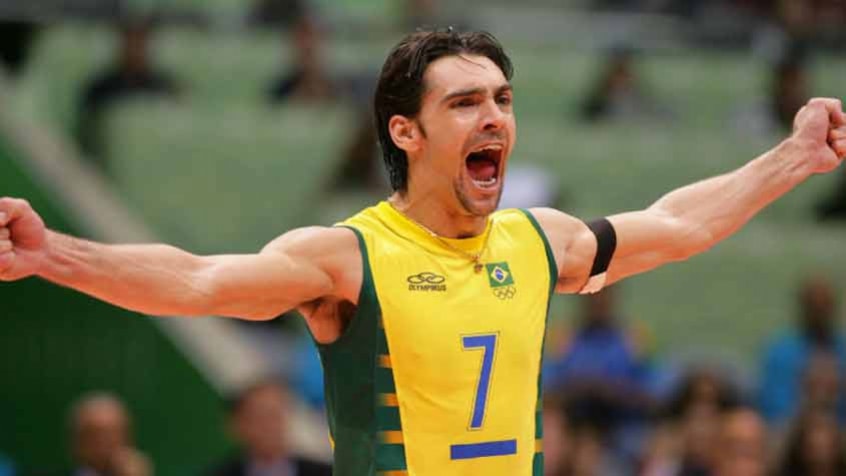 Giba - Durante o término de seu primeiro casamento no ano de 2002 e após receber o diagnóstico de hipertireoidismo, o jogador da seleção brasileira de vôlei Giba foi pego utilizando maconha. Naquela época, Giba estava atuando pelo clube Estense 4 Torri, da Itália. Como punição, foi suspenso por oito partidas e obrigado a destinar parte de seu salário para instituições que auxiliam dependentes químicos.