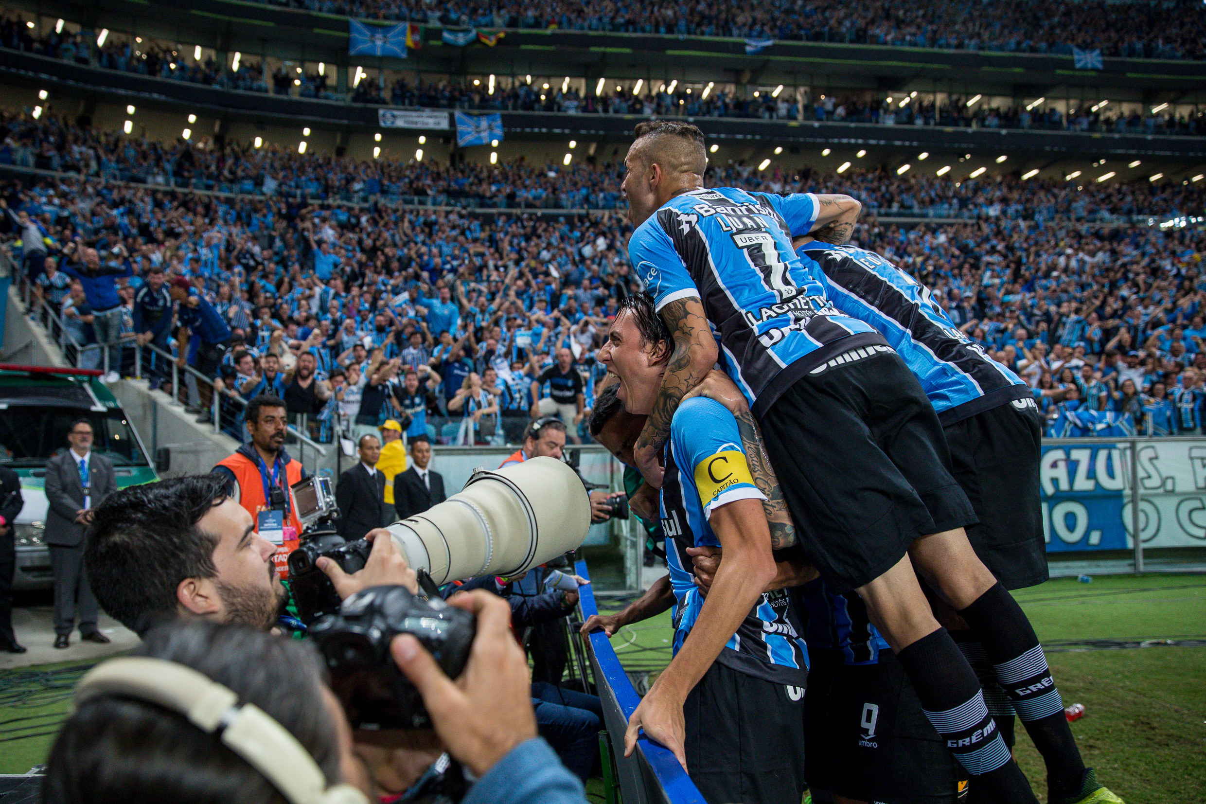 Lanús 1 X  2 Grêmio - Final Copa Libertadores 2017 - No ano em que Luan foi eleito o Craque da América, o camisa 7 teve uma de suas melhores atuações pelo Grêmio, marcando na Argentina e ajudando o Imortal no tricampeonato da Libertadores.