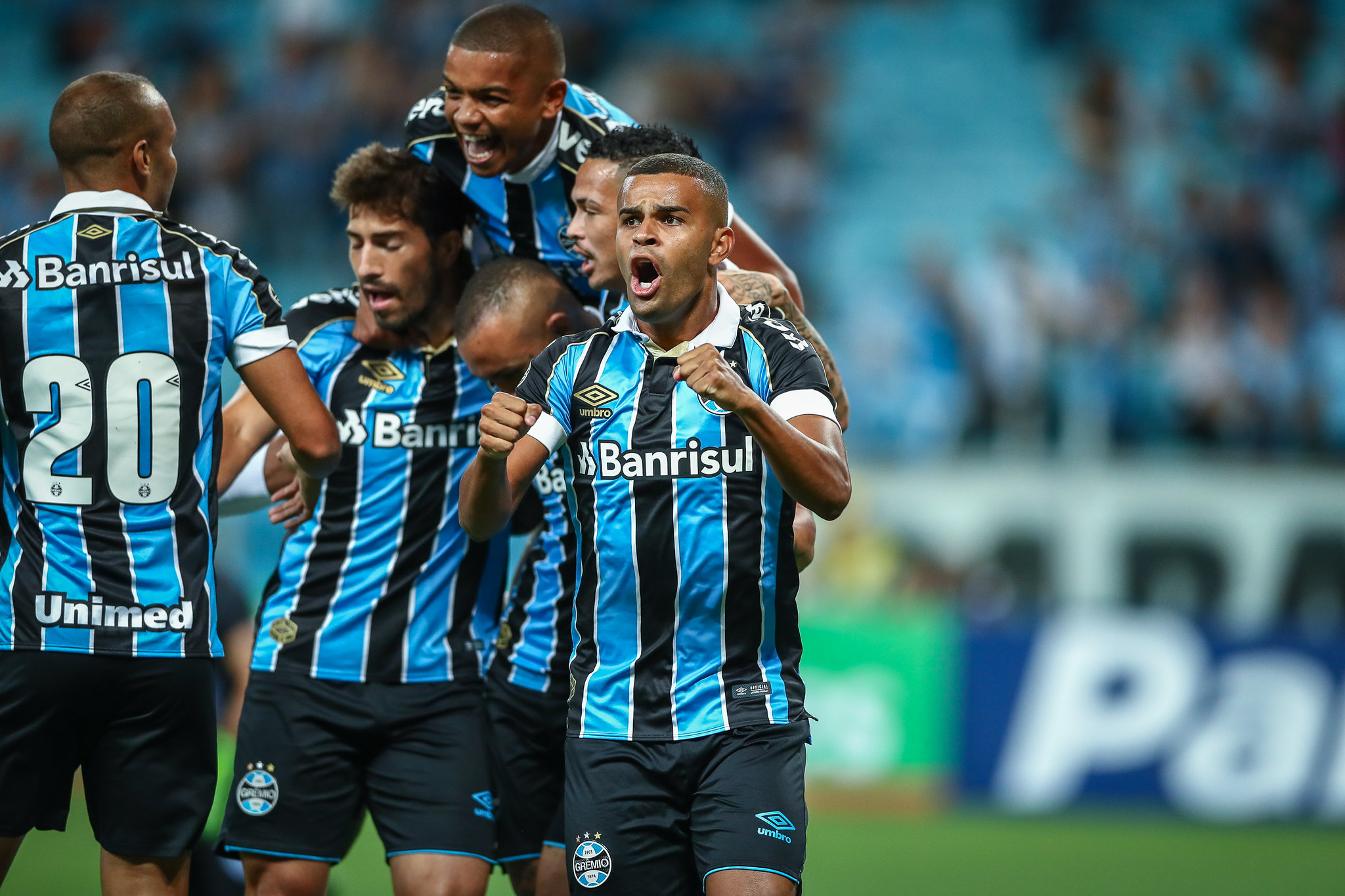 6º Bem à frente do rival colorado, o Grêmio soma 8.171.316 seguidores nas plataformas digitais combinadas.