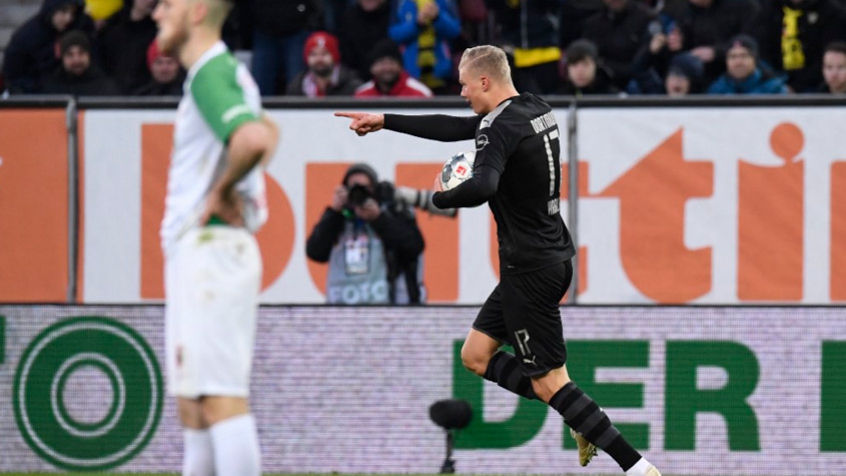 Como falado, o norueguês marcou os dois gols contra o PSG, na vitória por 2 a 1, e, com isso, chegou aos dez tentos na Liga dos Campeões, artilheiro do torneio empatado com o experiente Lewandowski.