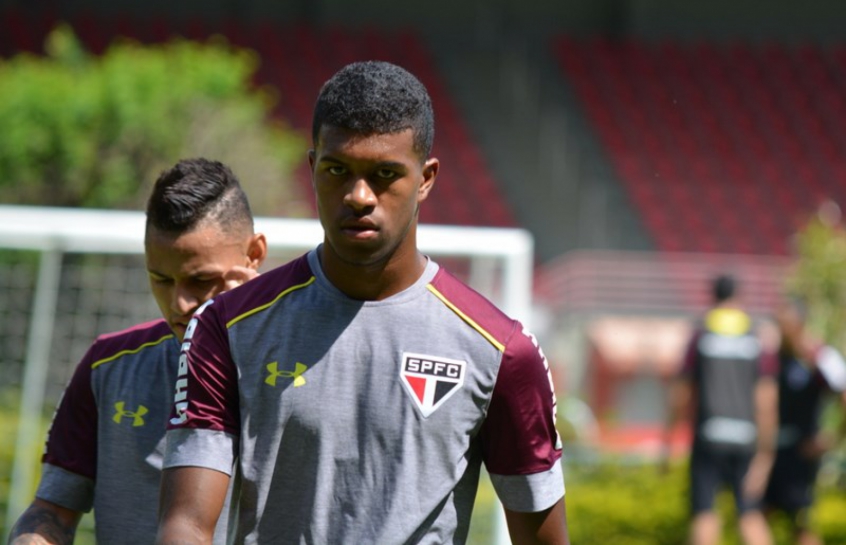 ESQUENTOU - O Corinthians espera um reforço para esta semana: trata-se de Léo Natel, atacante de 23 anos que tem pré-contrato assinado com o clube há alguns meses. O vínculo dele com o São Paulo termina na terça-feira.