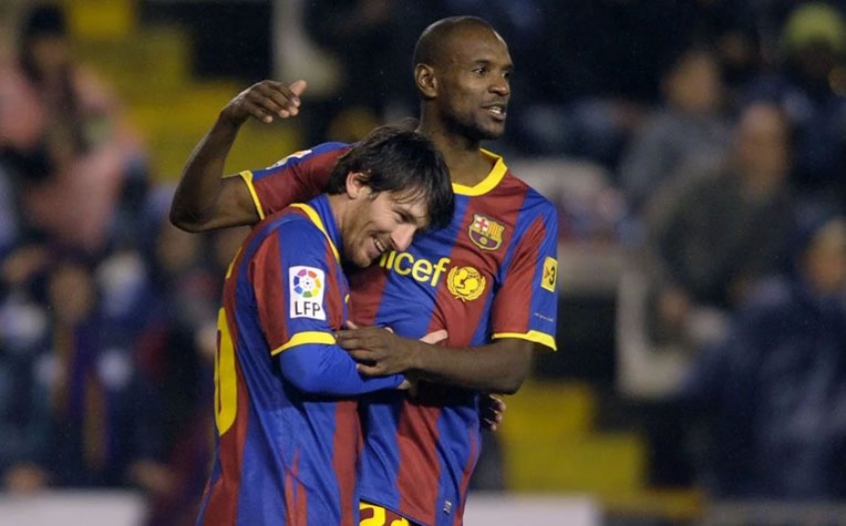 Abidal (lateral) - Atualmente está aposentado.